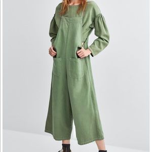 LOOKING FOR: green Zara wide leg jumpsuit